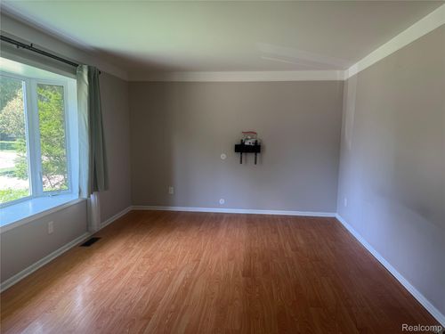 2833 Deake Ave, Ann Arbor, MI, 48108-1336 | Card Image