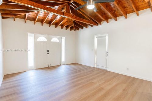 3021-3021 Coconut Grove Dr, Coral Gables, FL, 33134-6804 | Card Image