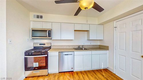 1-1302 Rexford Pl, Las Vegas, NV, 89104-1406 | Card Image