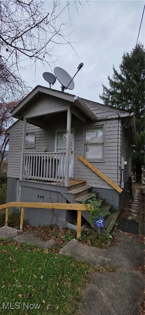 1406 N 6th St, Martins Ferry, OH, 43935-1885 | Card Image