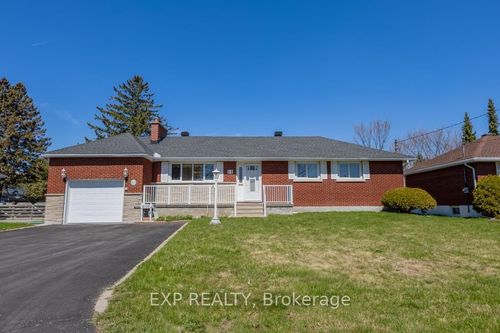 11 Donna St, Nepean, ON, K2G2V5 | Card Image