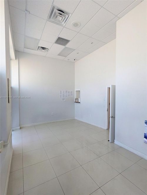 unit-3-1100 W Oakland Park Blvd, Wilton Manors, FL, 33311-1612 | Card Image