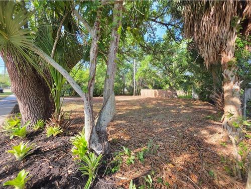 2715 5th St S, ST PETERSBURG, FL, 33705-3645 | Card Image