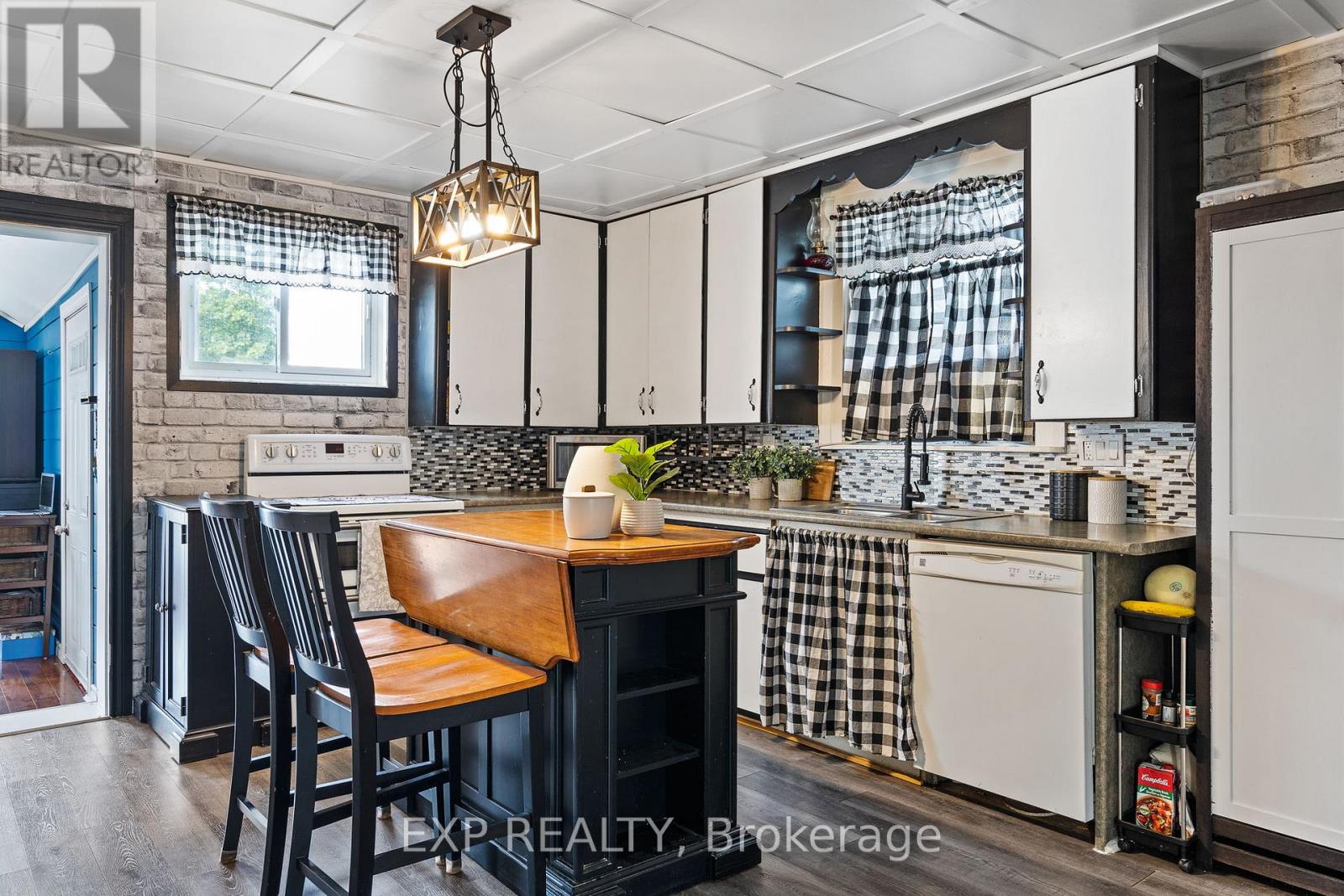 Residential in Lincoln (Beamsville) 3