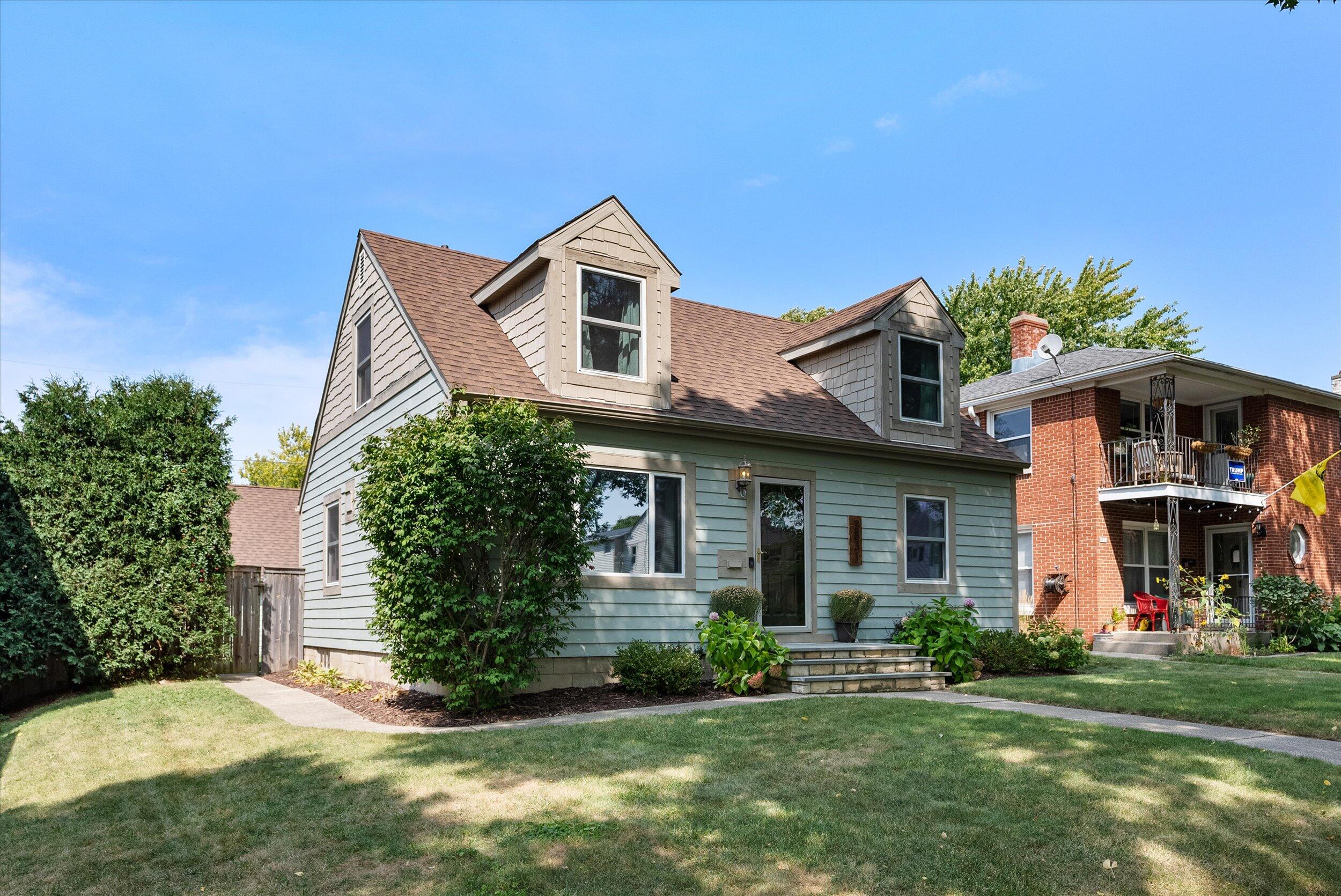Sholes Ave, Milwaukee, WI 53210