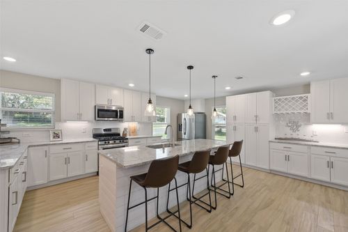 3900 Sundown Dr, Benbrook, TX, 76116-7690 | Card Image