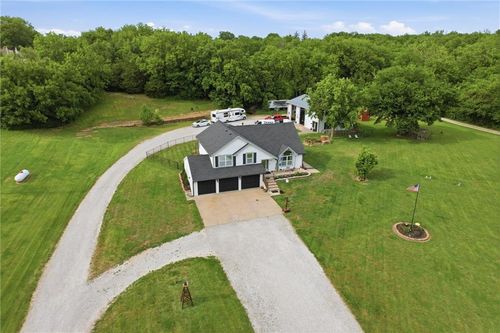 964 N Highway 5, Lansing, KS, 66043-6268 | Card Image