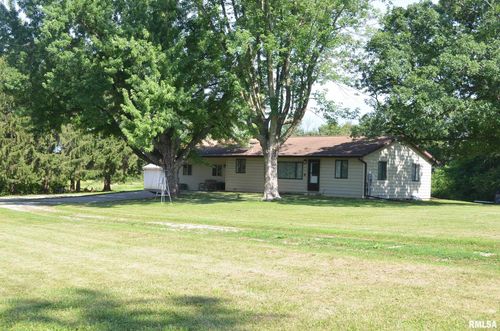 1525 Indian Ave, Tipton, IA, 52772-9245 | Card Image