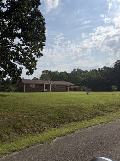 1756 Crazy Doe Rd, Lexington, TN, 38351-6518 | Card Image