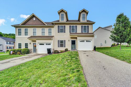 4210 Hannah Belle Way, Roanoke, VA, 24018-1133 | Card Image