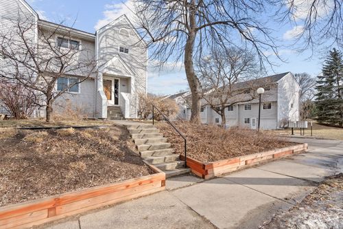 130 W 43rd St, Minneapolis, MN, 55409-1958 | Card Image