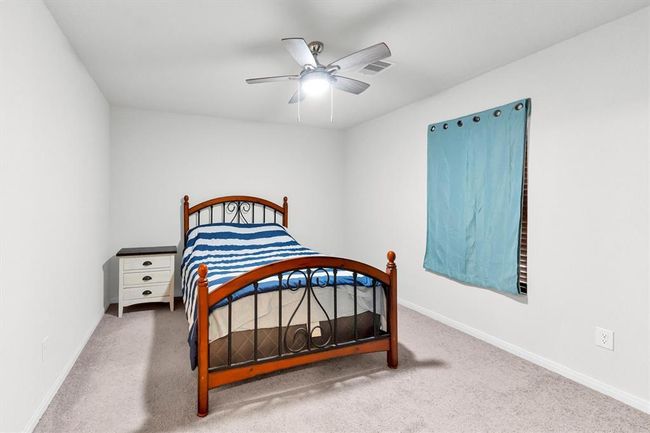 Spacious primary bedroom. | Image 30