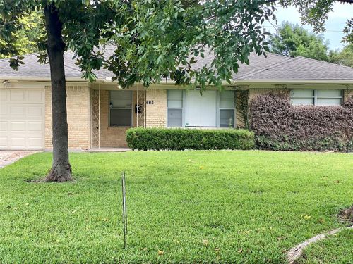 215 Bizerte St, Houston, TX, 77022-1509 | Card Image