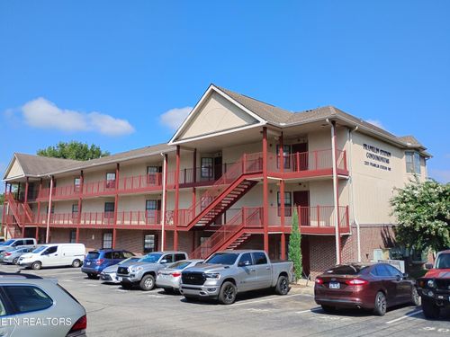 301-2201 Franklin Station Way, Knoxville, TN, 37916-1118 | Card Image