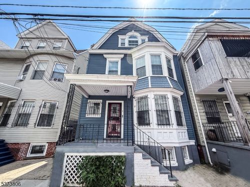 15 N 7th St, Newark, NJ, 07107-2926 | Card Image