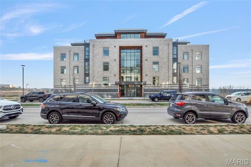 301-16460 Wildhorse Lake Blvd, Chesterfield, MO, 63005 | Card Image