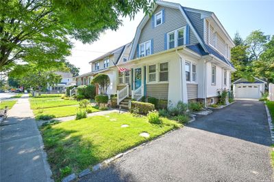 50 Winter Street, House other with 3 bedrooms, 2 bathrooms and null parking in Lynbrook NY | Image 2