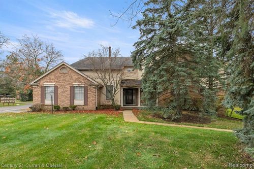 29703 Pine Ridge Circle, Farmington Hills, MI, 48331 | Card Image