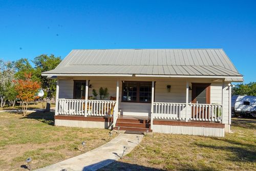 145 Lea Ln, Wimberley, TX, 78676-4919 | Card Image