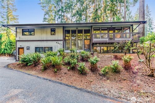 9901 Ne 32nd St, Bellevue, WA, 98004-1831 | Card Image