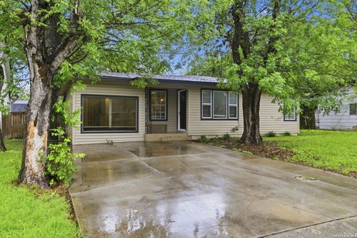 129 Phil Wilson, Boerne, TX, 78006-2717 | Card Image