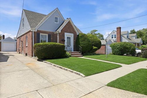 210 Madison Street, Hempstead, NY, 11010 | Card Image