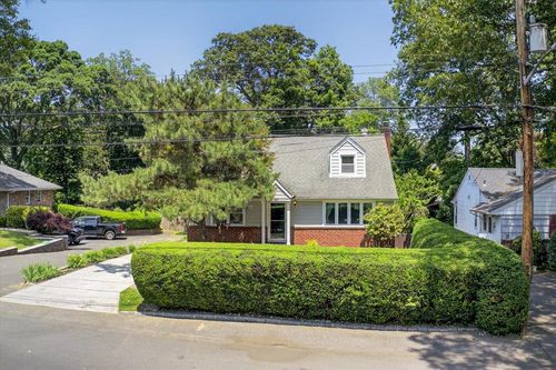 157 E 17th St, Huntingtn Sta, NY, 11746-3027 | Card Image