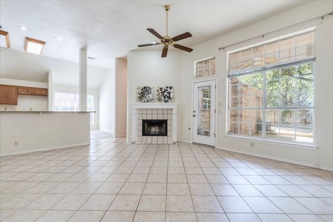 Gas starter fireplace | Image 16