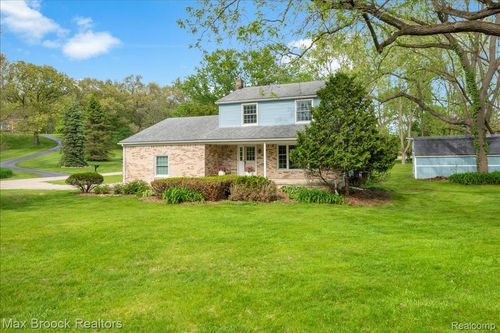 9580 Andersonville Road, Independence Charter Township, MI, 48346 | Card Image