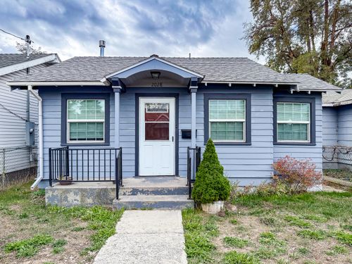 2028 Vine Ave, Klamath Falls, OR, 97601-3366 | Card Image