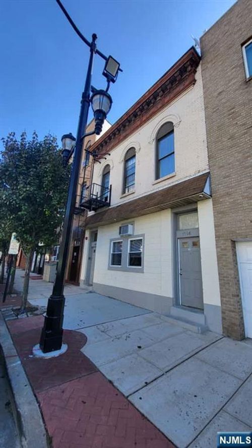 1506 Summit Ave, Union City, NJ, 07087-1984 | Card Image