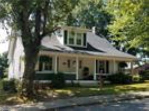 309 Taylor St, Mount Airy, NC, 27030-2829 | Card Image