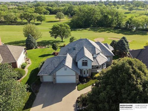 710 Bailey Dr, Papillion, NE, 68046-7021 | Card Image