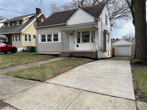 304 E Tuscarawas Ave, Barberton, OH, 44203-3241 | Card Image