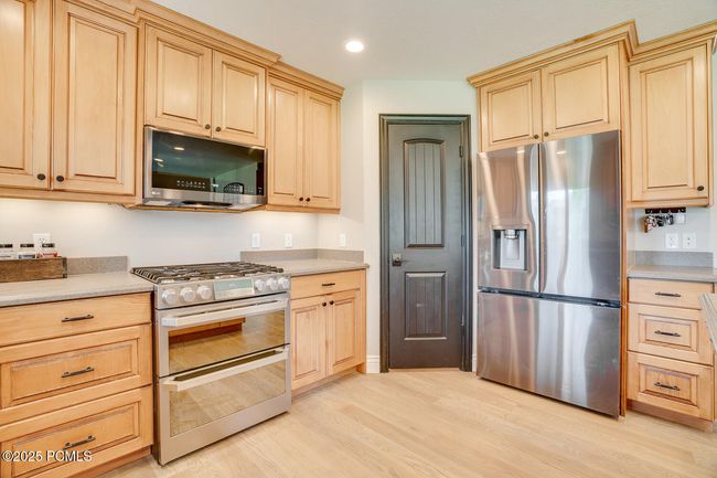 3035 S Big Hollow Rd, House other with 8 bedrooms, 5 bathrooms and null parking in Daniel UT | Image 15