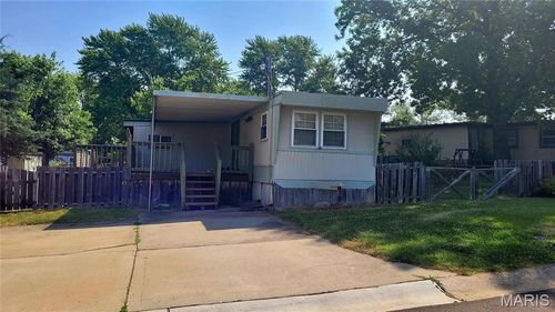 39 Blue Spruce Dr, O Fallon, MO, 63366-3306 | Card Image