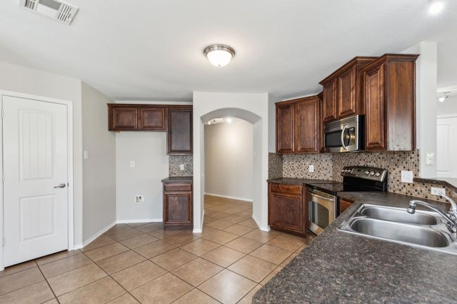 4006 Autumnwood Ln, House other with 3 bedrooms, 2 bathrooms and null parking in Heartland TX | Image 15