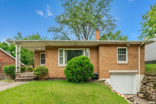 1704 Jersey Ridge Rd, Davenport, IA, 52803-3364 | Card Image