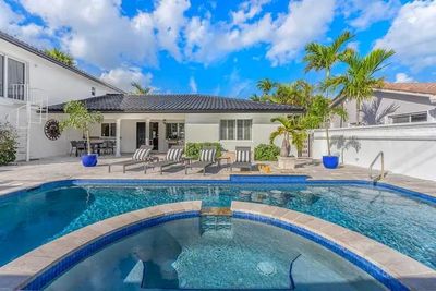 3317 Ne 38 Street, House other with 5 bedrooms, 3 bathrooms and null parking in Fort Lauderdale FL | Image 3