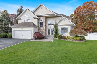 11 Debron Court, House other with 4 bedrooms, 3 bathrooms and null parking in Centereach NY | Image 1