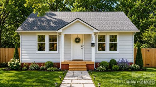 355 15th Ave Ne, Hickory, NC, 28601-2013 | Card Image