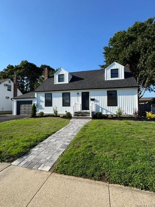 337 N Boston Ave, Massapequa, NY, 11758-1554 | Card Image