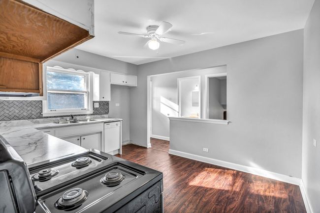 551 E 167 Th St, Home with 3 bedrooms, 2 bathrooms and null parking in South Holland IL | Image 8