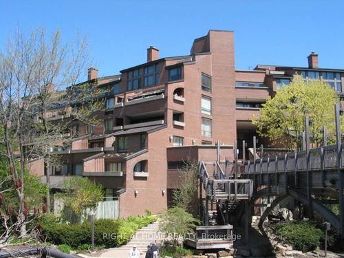318-40 Sylvan Valley Way, North York, ON, M5M4M3 | Card Image