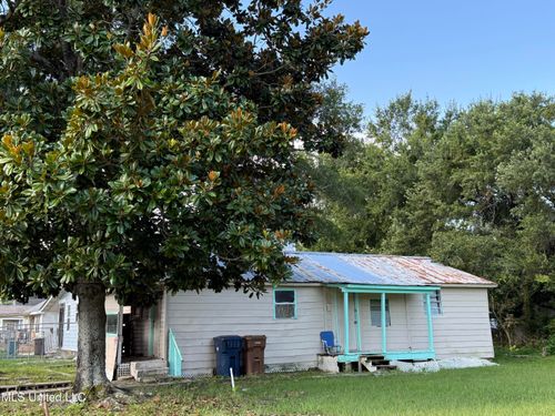 277 Nichols Dr, Biloxi, MS, 39530-3209 | Card Image