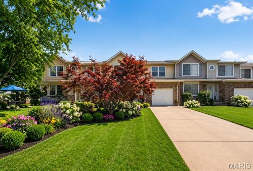 8206 Swarthmore Ct, Saint Louis, MO, 63130-2040 | Card Image