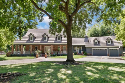 10910 Chambeau Way, Elk Grove, CA, 95624-9368 | Card Image