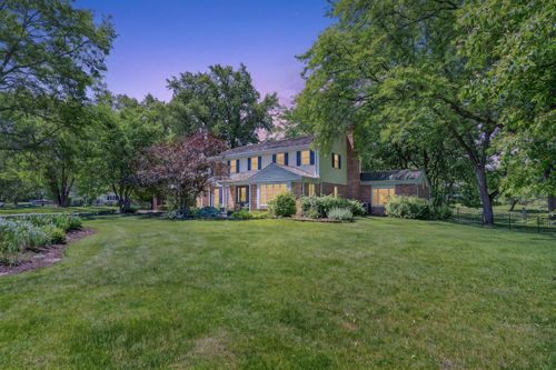 38 Forest Hills Rd, Lake Bluff, IL, 60044-2404 | Card Image