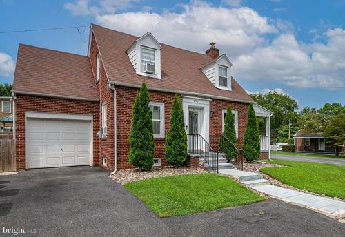 2921 Belmont Ave, READING, PA, 19609-1433 | Card Image