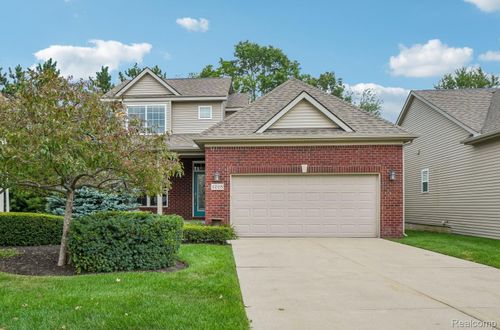 1225 Cambridge Cir, Waterford, MI, 48327-2065 | Card Image